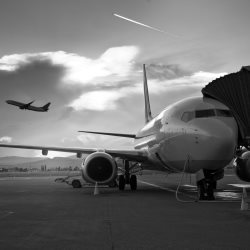 Must a claim for airline passenger compensation satisfy the state legislative threshold?