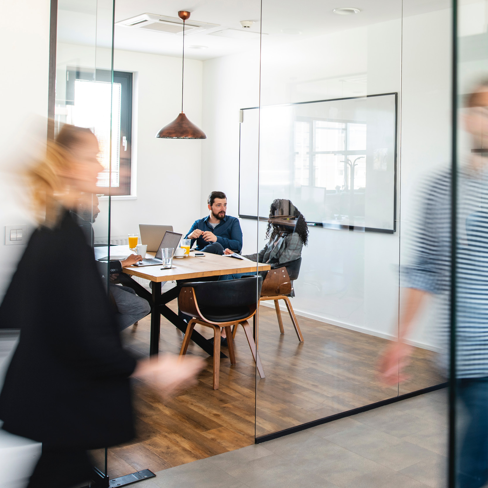 I'm looking for a man in finance - Caption or Contract?